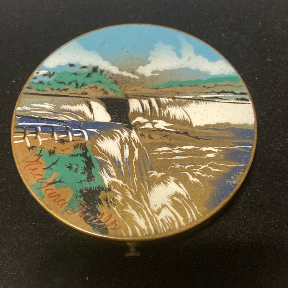 Vintage 1950’s Souvenir Niagara Falls compact